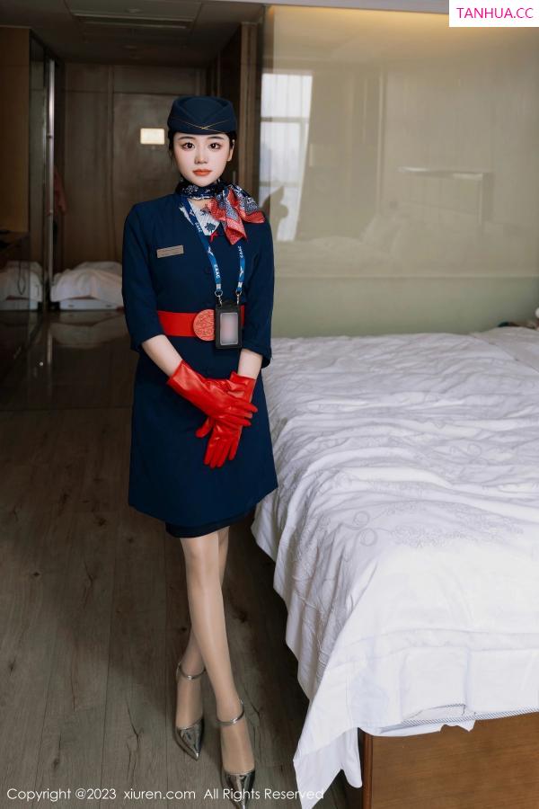   [XiuRen]高清写真图 2023.05.24 No.6790 汐汐爱吃草莓 制服美臀第6张图片